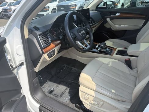 Used 2023 Audi Q5 2.0T Premium w/ Convenience Package AWD/4WD image 11