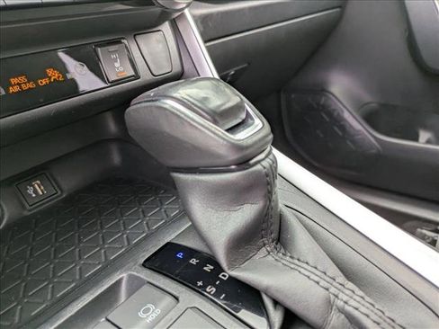 Used 2023 Toyota RAV4 XLE Premium image 12