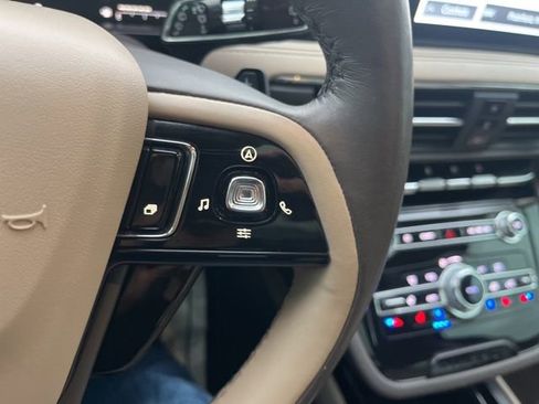 Used 2021 Lincoln Corsair Standard w/ Premium Package image 37