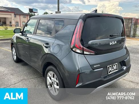 Used 2025 Kia Soul LX w/ LX Technology Package FWD image 8