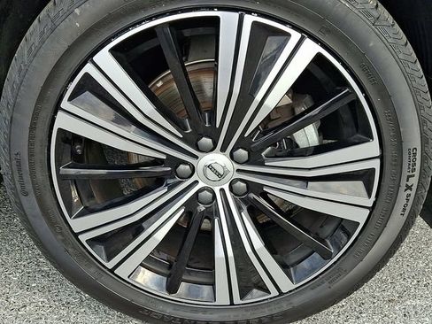 Certified 2023 Volvo XC60 B5 Plus w/ Climate Package AWD/4WD image 8