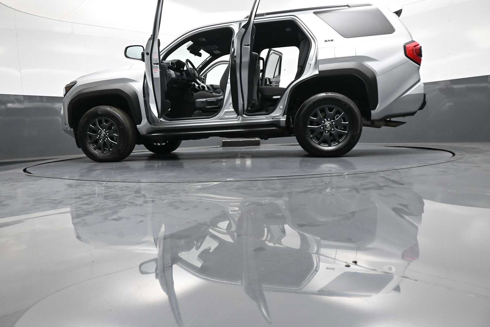 Used 2025 Toyota 4Runner SR5 AWD/4WD image 49