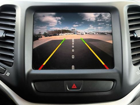 Used 2016 Jeep Cherokee Trailhawk image 50