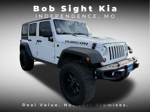 Used 2013 Jeep Wrangler Unlimited Rubicon AWD/4WD image 17
