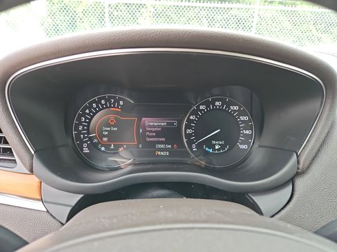 Used 2019 Lincoln MKC Select w/ Select Plus Package image 16