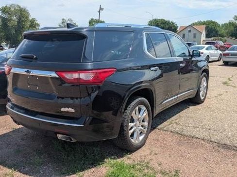 Used 2021 Chevrolet Traverse High Country AWD/4WD image 3