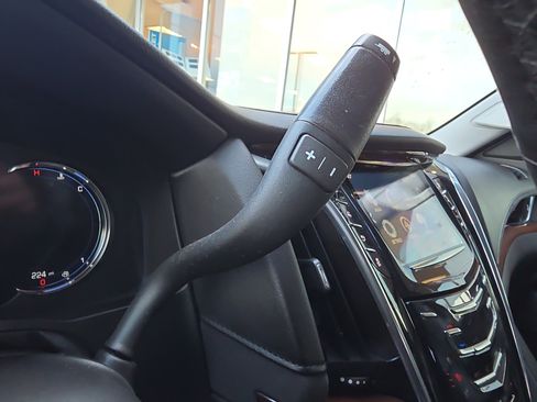 Used 2018 Cadillac Escalade Luxury image 19