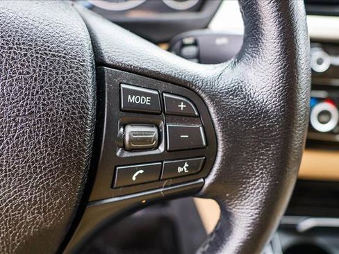 Used 2018 BMW 320i xDrive Sedan image 15