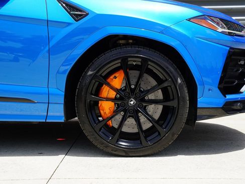 Used 2020 Lamborghini Urus AWD/4WD image 2
