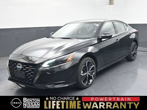 Used 2025 Nissan Altima 2.5 SR AWD/4WD image 1