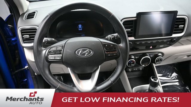 Used 2023 Hyundai Venue SEL FWD image 21