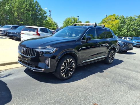 Used 2025 Volvo XC90 B5 Plus w/ Protection Package Premier AWD/4WD image 9