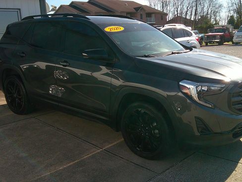 Used 2020 GMC Terrain SLT w/ Preferred Package image 3