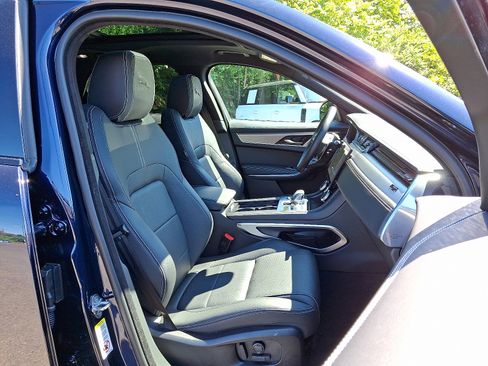 Used 2025 Jaguar F-PACE R-Dynamic S image 3