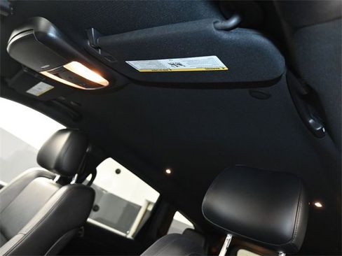 Used 2018 Jeep Grand Cherokee Altitude image 23