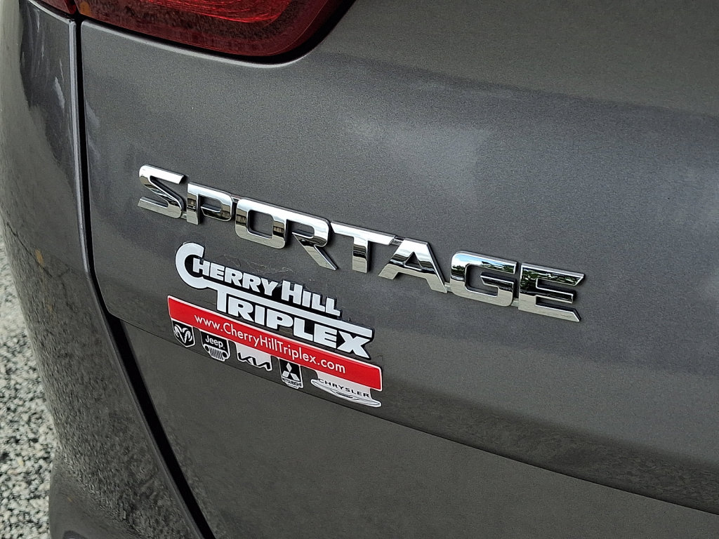 Used 2018 Kia Sportage LX AWD/4WD image 17