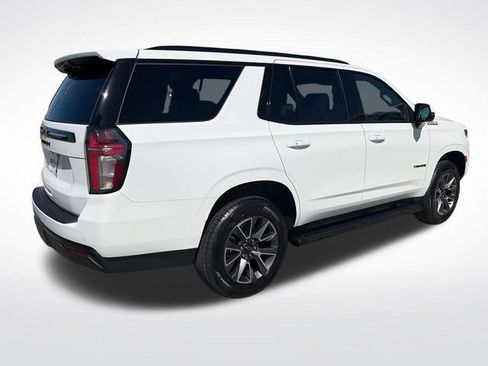 Used 2024 Chevrolet Tahoe Z71 w/ Luxury Package AWD/4WD image 5