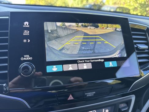 Used 2021 Honda Pilot Elite image 25