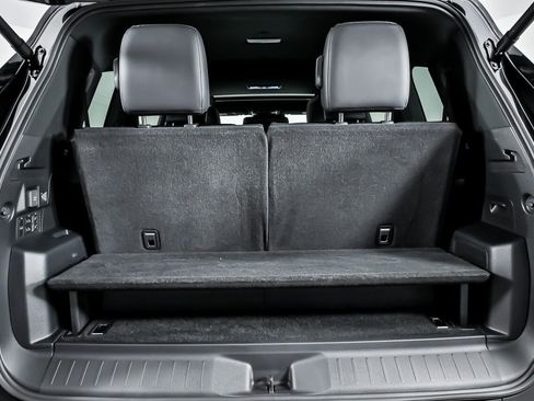 Used 2025 Lexus LX 700h Luxury AWD/4WD image 16