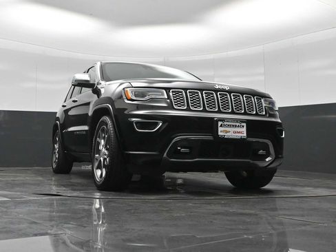 Used 2020 Jeep Grand Cherokee Overland AWD/4WD image 19