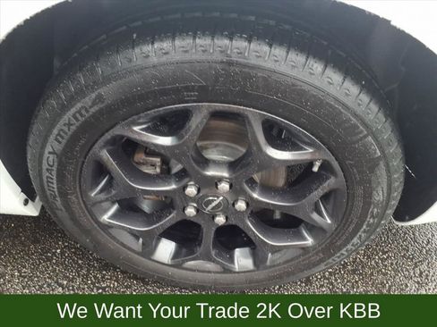 Used 2023 Chrysler 300 Touring L image 15