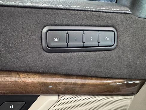 Used 2019 Cadillac Escalade Luxury image 31