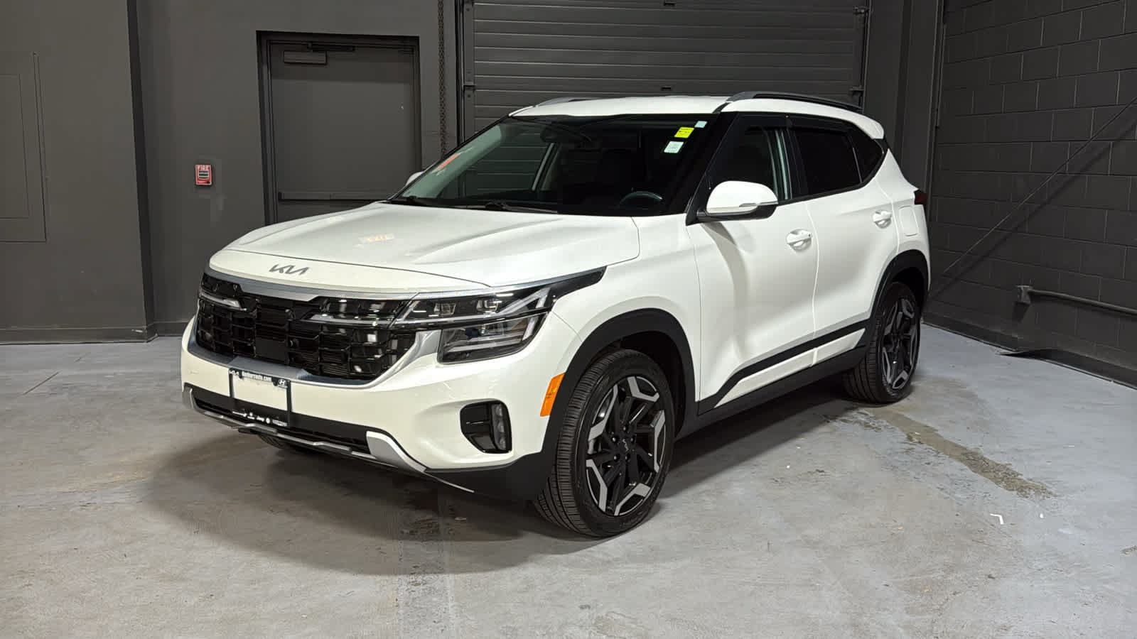 Used 2024 Kia Seltos SX AWD/4WD image 3