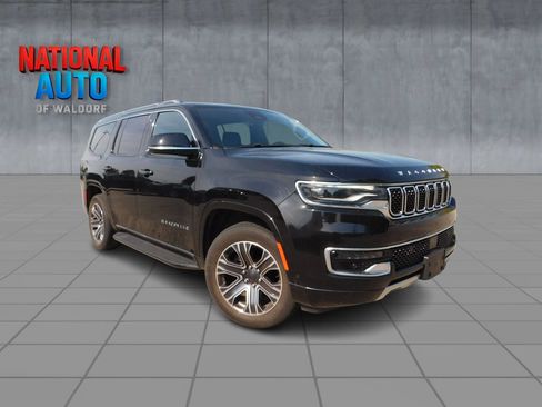 Used 2024 Jeep Wagoneer Series II w/ Flexible Seating Group AWD/4WD image 1