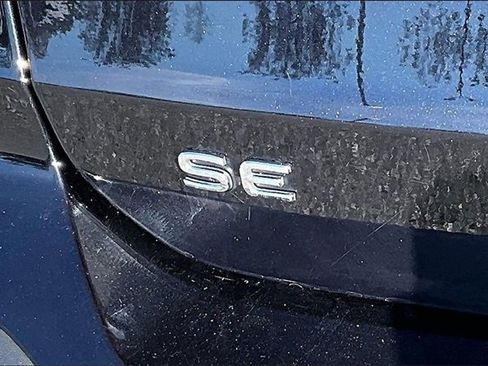 Used 2024 Volkswagen Taos SE image 24