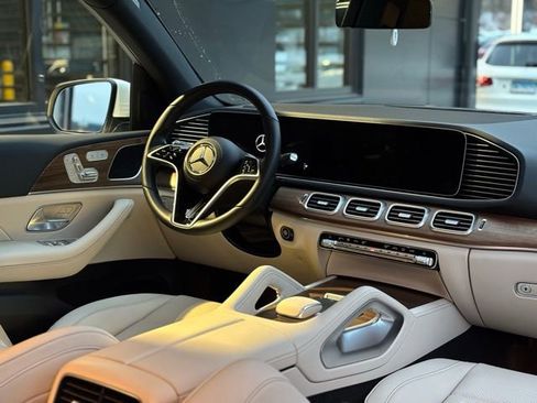 Used 2025 Mercedes-Benz GLE 450 4MATIC image 50