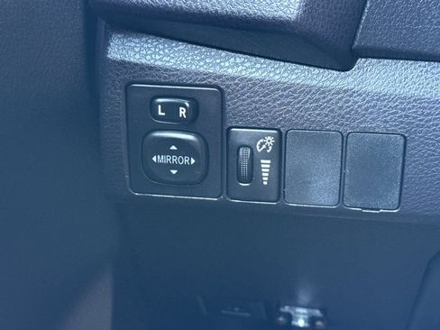 Used 2016 Toyota Corolla S Special Edition FWD image 39