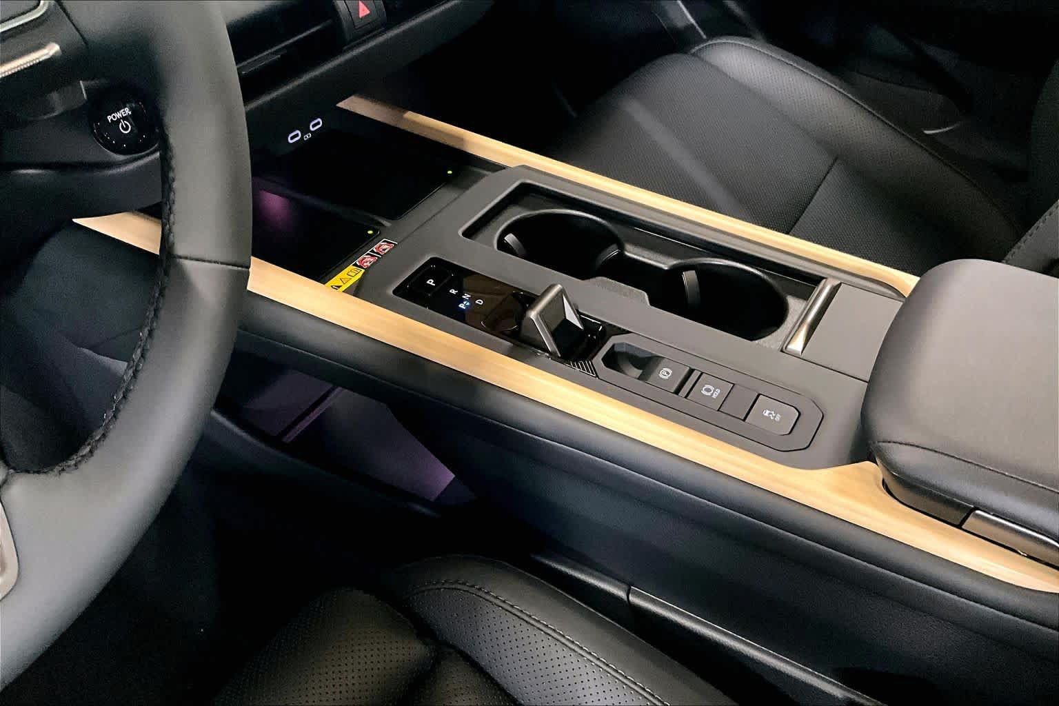 New 2026 Lexus ES 350e w/ Executive Package FWD image 8