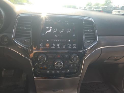 Used 2020 Jeep Grand Cherokee Limited w/ Luxury Group II AWD/4WD image 31