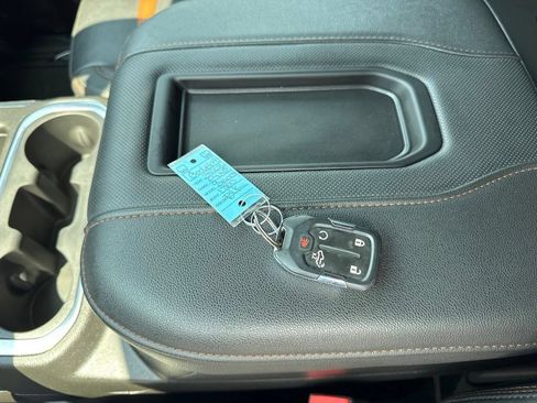 Used 2022 GMC Sierra 1500 AT4 w/ AT4 Carbonpro Edition AWD/4WD image 36