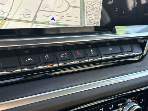 Used 2025 GMC Sierra 1500 SLT image 38