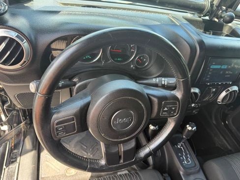 Used 2012 Jeep Wrangler Unlimited Sahara w/ Mopar Chrome Edition Group AWD/4WD image 42