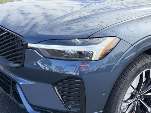 New 2026 Volvo XC60 T8 Plus w/ Climate Package image 8