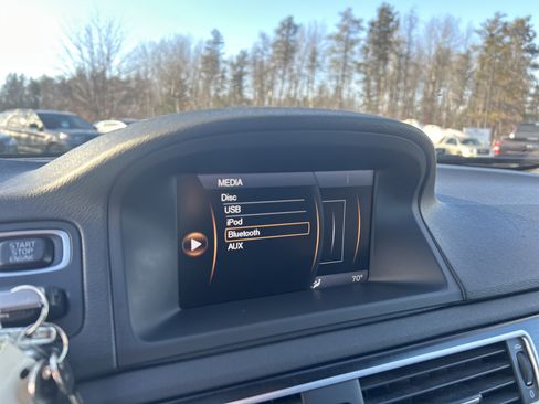 Used 2012 Volvo XC70 3.2 image 19