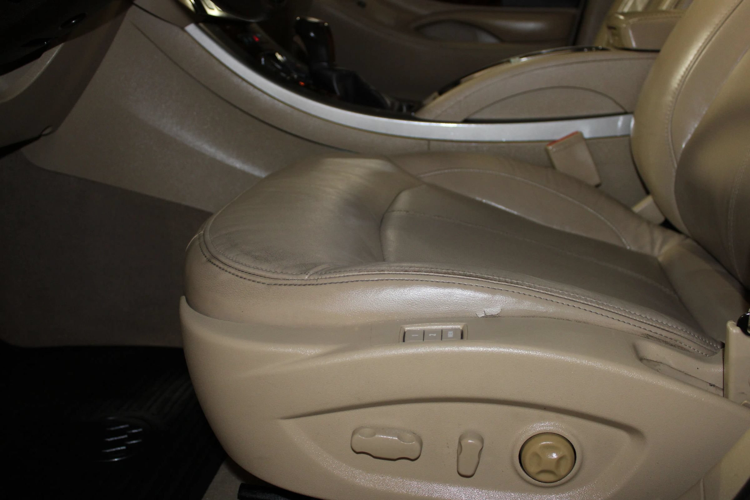Used 2012 Buick LaCrosse Premium FWD image 25