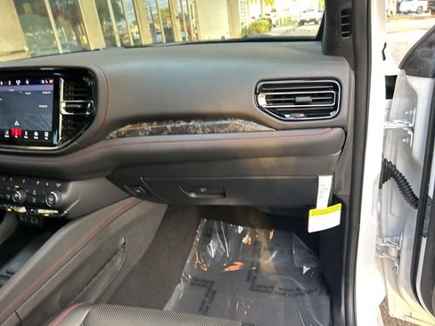 Certified 2023 Dodge Durango R/T RWD image 25