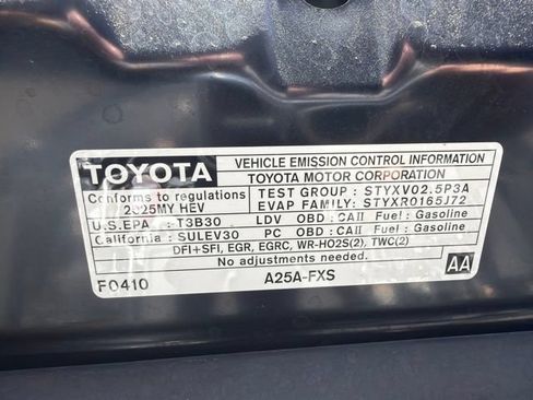 Used 2025 Toyota Camry SE FWD image 25