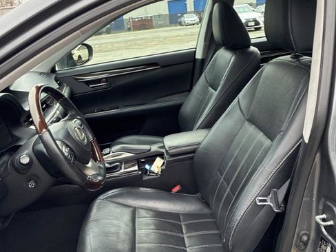 Used 2018 Lexus ES 350 w/ Luxury Package w/Wood Trim FWD image 9