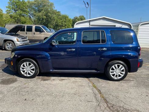 Used 2010 Chevrolet HHR LT image 2