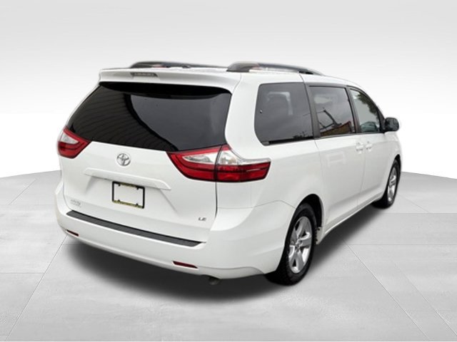 Used 2016 Toyota Sienna LE FWD image 27