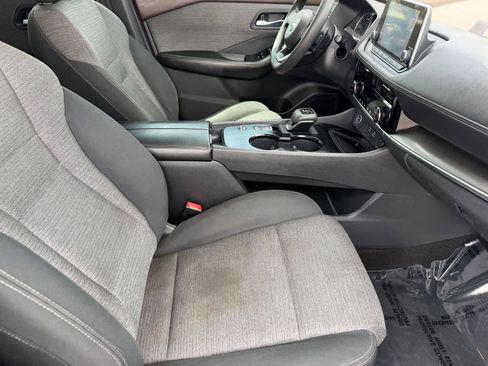 Certified 2022 Nissan Rogue SV FWD image 10