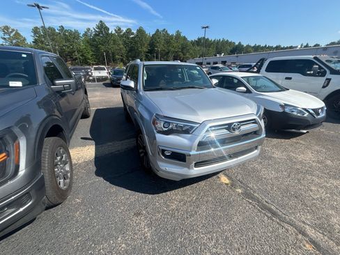 Used 2023 Toyota 4Runner Limited AWD/4WD image 12
