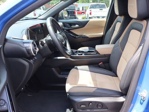 Used 2025 Chevrolet Equinox ACTIV w/ Safety and Technology Package FWD image 4