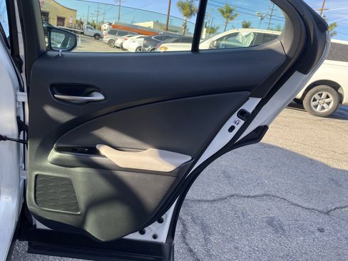Used 2022 Lexus UX 250h image 22