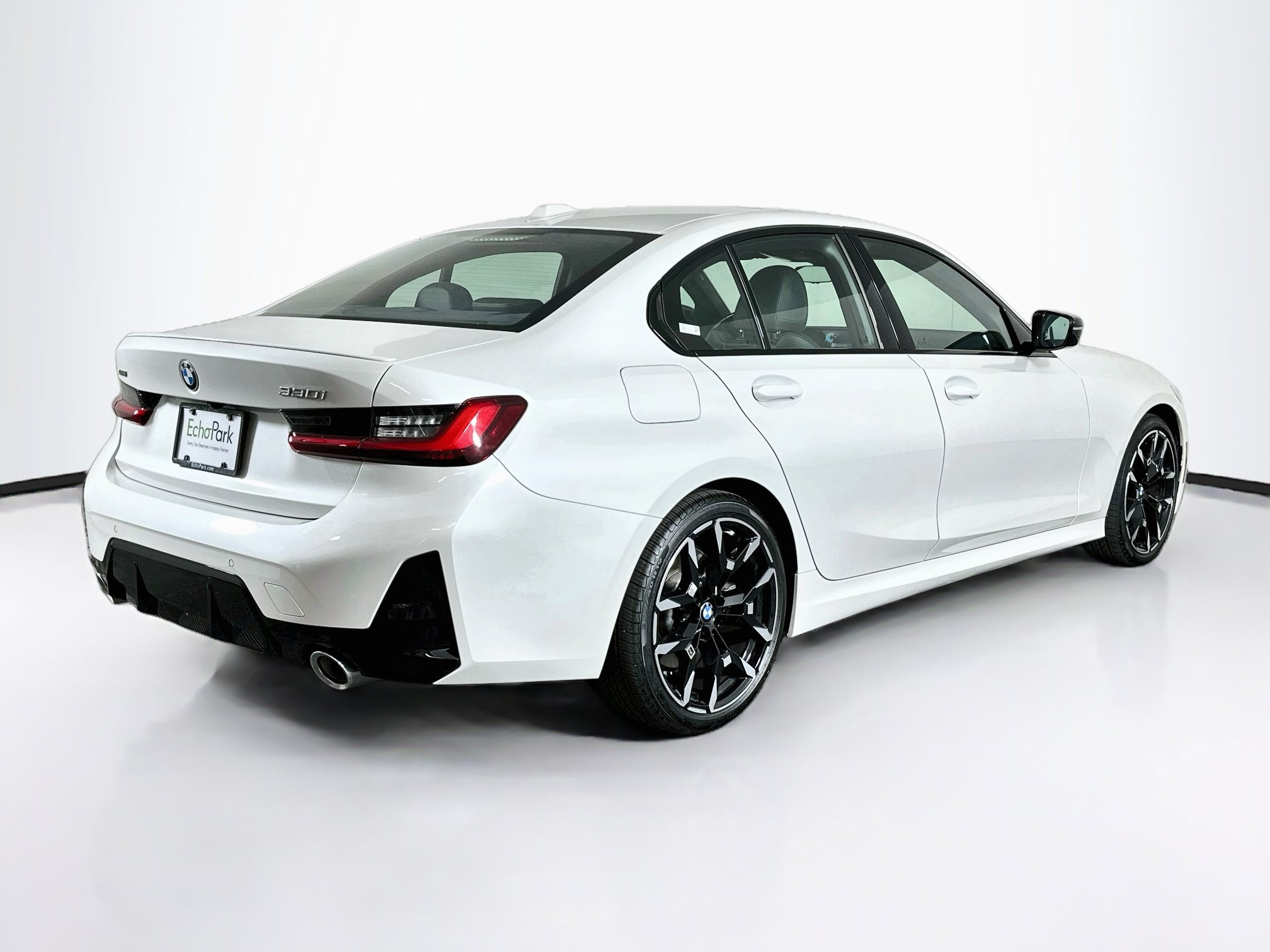 Used 2025 BMW 330i xDrive Sedan w/ M Sport Package AWD/4WD image 9