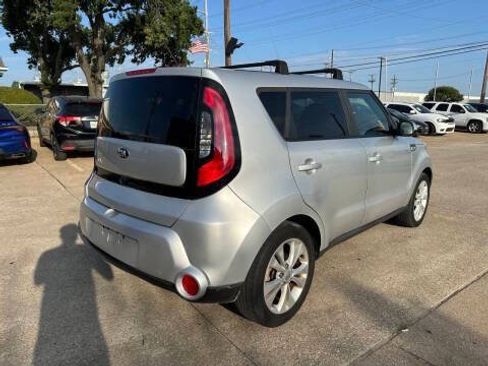 Used 2016 Kia Soul + FWD image 21